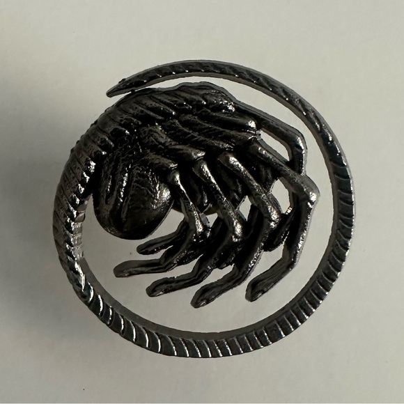 Black Alien Spider Ring - Picture 1 of 2